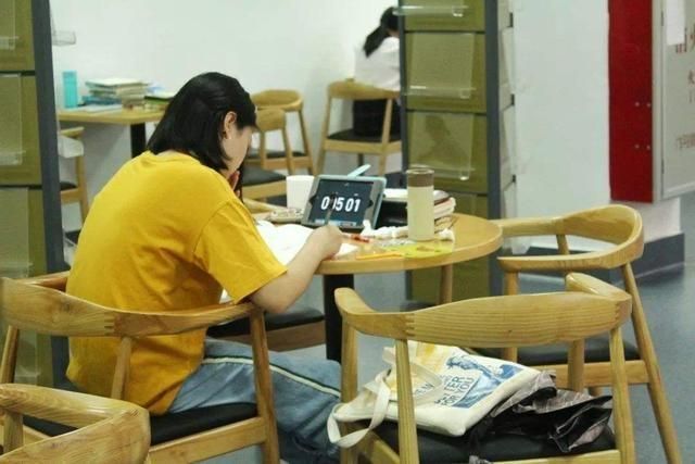 聽說考研很容易，考985也不是很難，我建議你來看看這個！